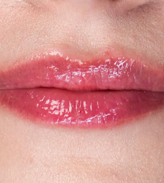 Jak złuszczać usta bez podrażnień – skuteczne peelingi